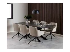 Silla de comedor Brooke con reposabrazos función giratoria beige.