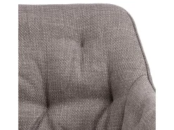 Silla de comedor Brooke con reposabrazos marrón.