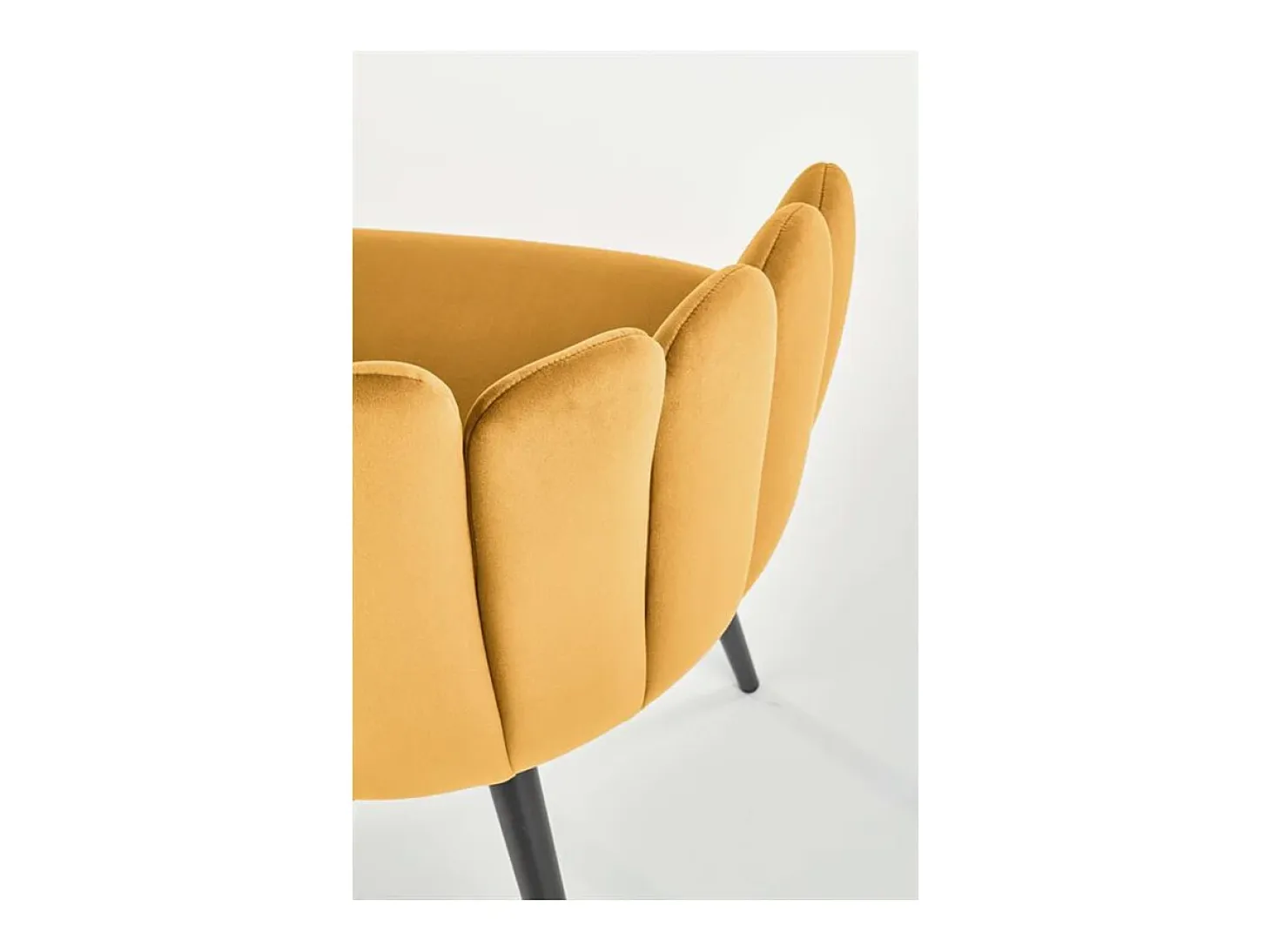 Silla de comedor de diseño en terciopelo amarillo Amboise