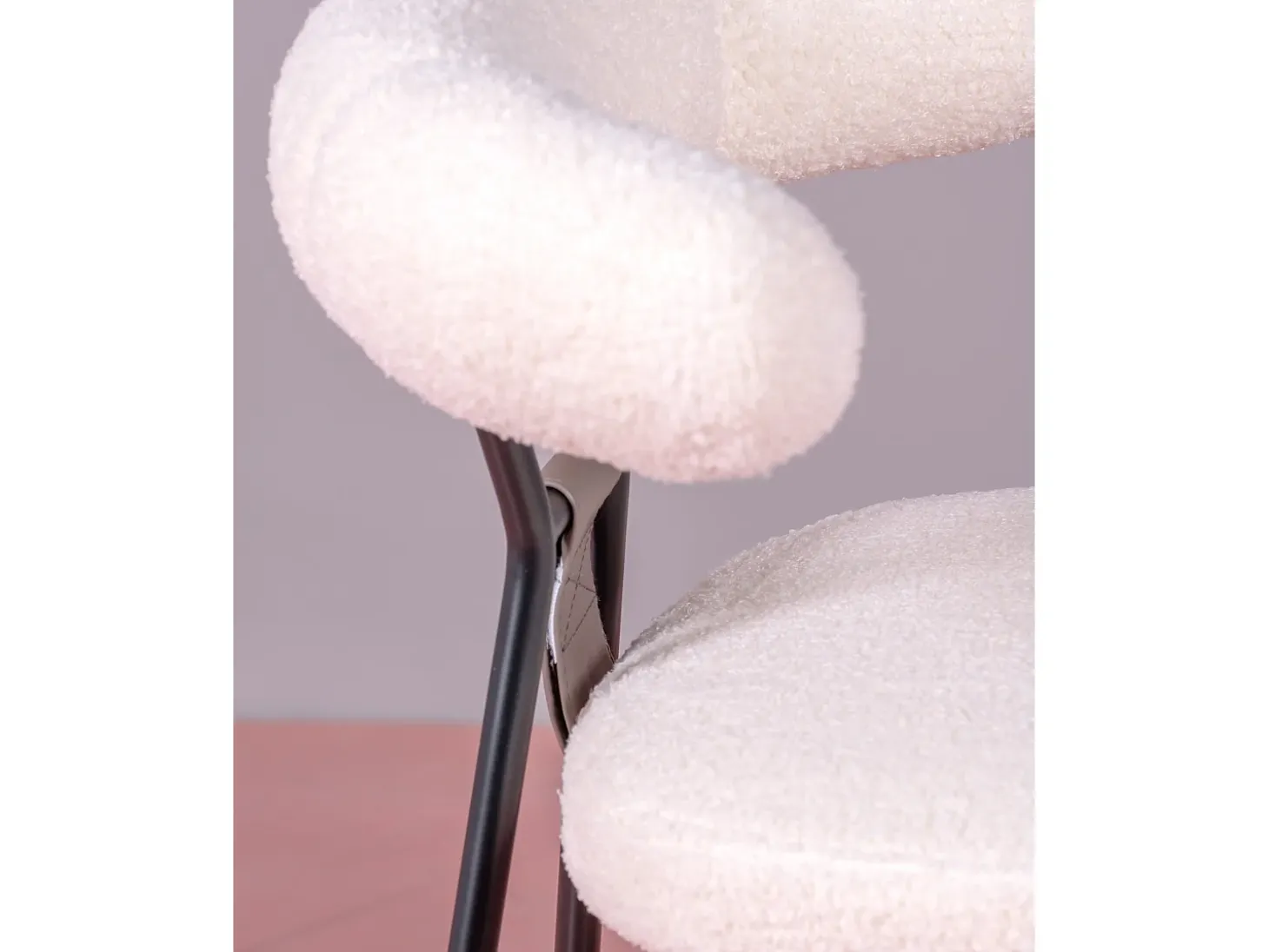 Silla de diseño tapizada en bouclé y patas de acerlo lacado - Oxford - Blanco