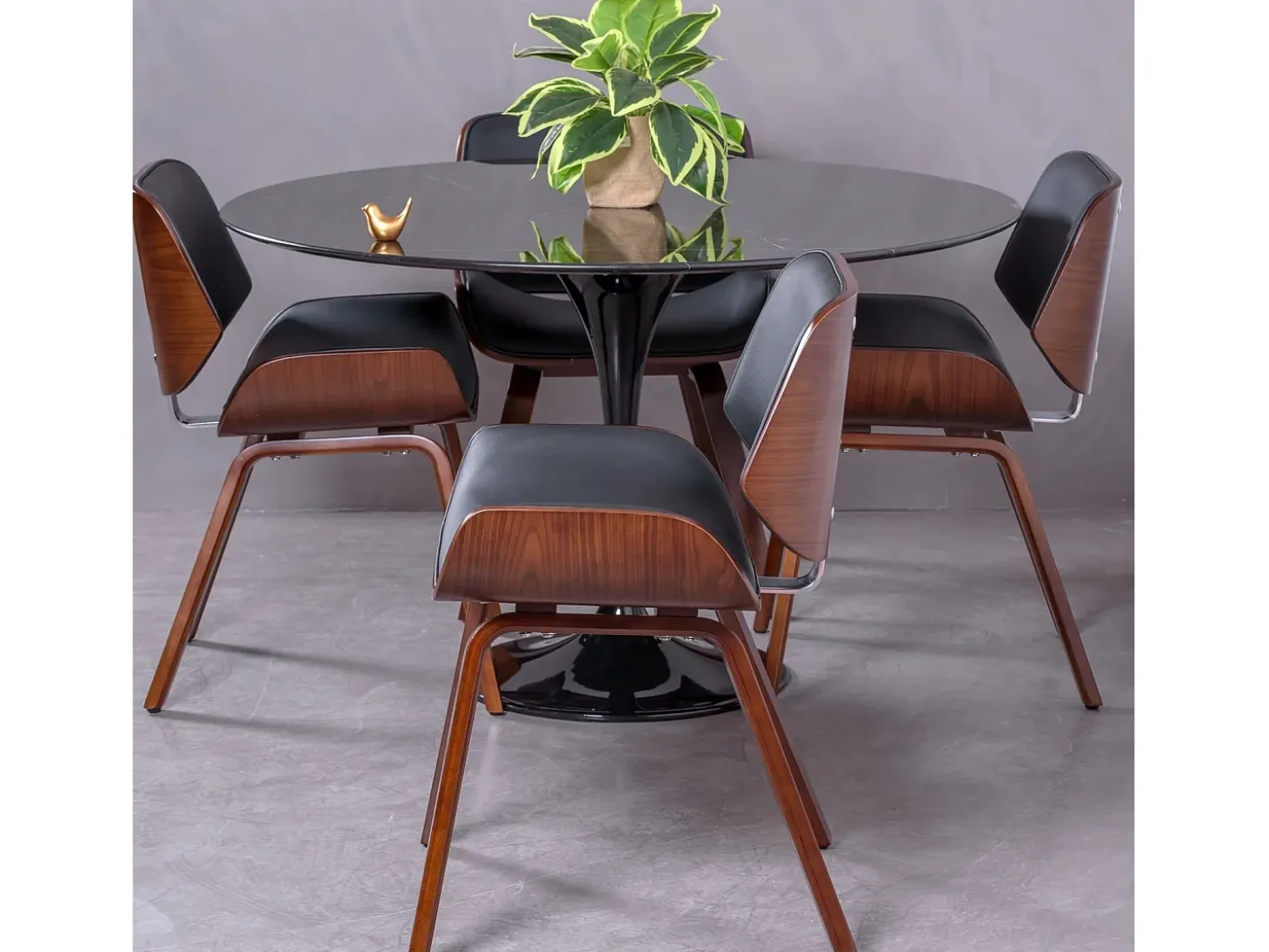 Silla de madera oscura de nogal con cojín de polipiel - Nordic - Negro