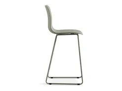 Silla de mostrador MARIO – PP verde grisáceo – Patas de metal – Altura 100,5 cm – Estilo moderno