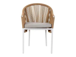Silla de ratán beige para el hogar