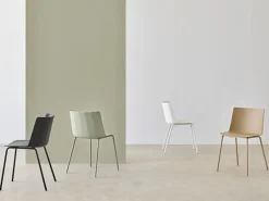 Silla moderna en polipropileno y metal Kova.-Color Verde almendra