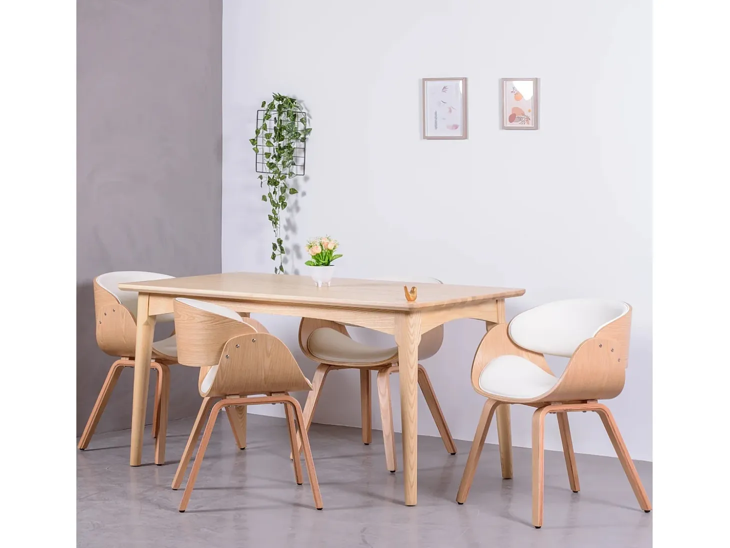 Silla nórdica de madera clara de arce con cojín de polipiel - Burrow S - Blanco