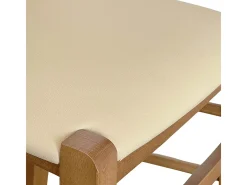 Silla rústica de madera en nogal claro con asiento de piel sintética beige