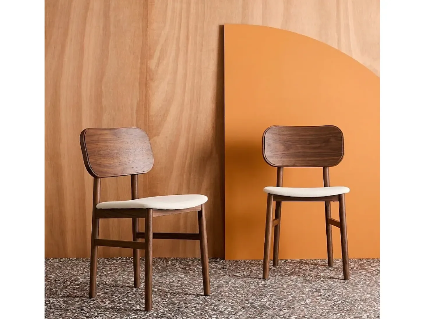 Silla vintage de madera de hevea y tela, set de 2 nogal