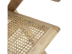 Sillón de roble con reposabrazos y ratán natural Arkin