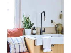 Style Grifo mezclador de fregadero con ducha extraíble negro mate y cromo Essebagno
