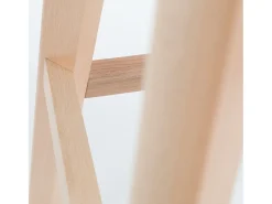 Taburete alto nórdico con cojín símil piel blanco y patas de haya clara Tula 76 cm