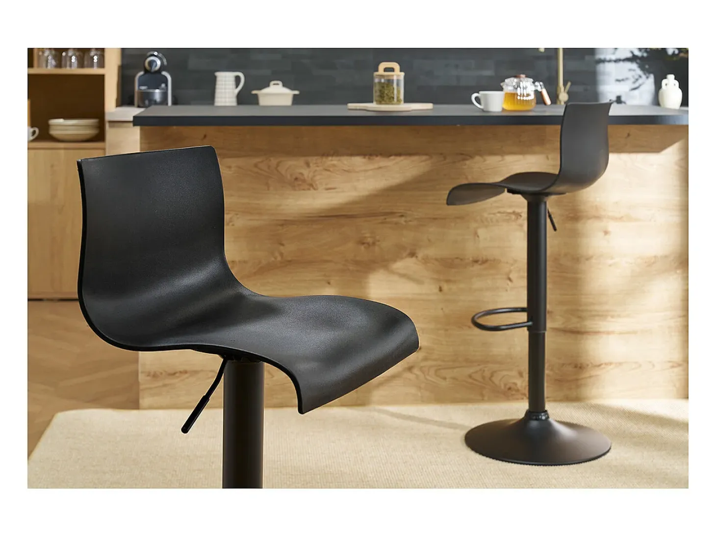 Taburetes de bar regulables en metal negro (lote de 2) ONA