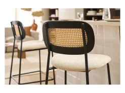Taburetes de diseño en tela efecto terciopelo texturizado beige, metal negro y mimbre (juego de 2) MIRANDA