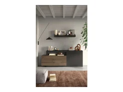 Vitrina de diseño con puertas de vidrio y estantes de vidrio, colección JET, blanco lacado brillante/gris efecto concreto.