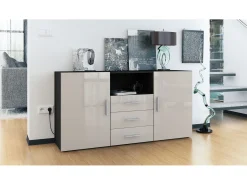 Vladon Cajonera Skadu, Cómoda con 2 Puertas, 3 Cajones y 1 Compartimento abierto, negro mate/gris arena de alto brillo (138,5 x 71,5 x 35 cm)